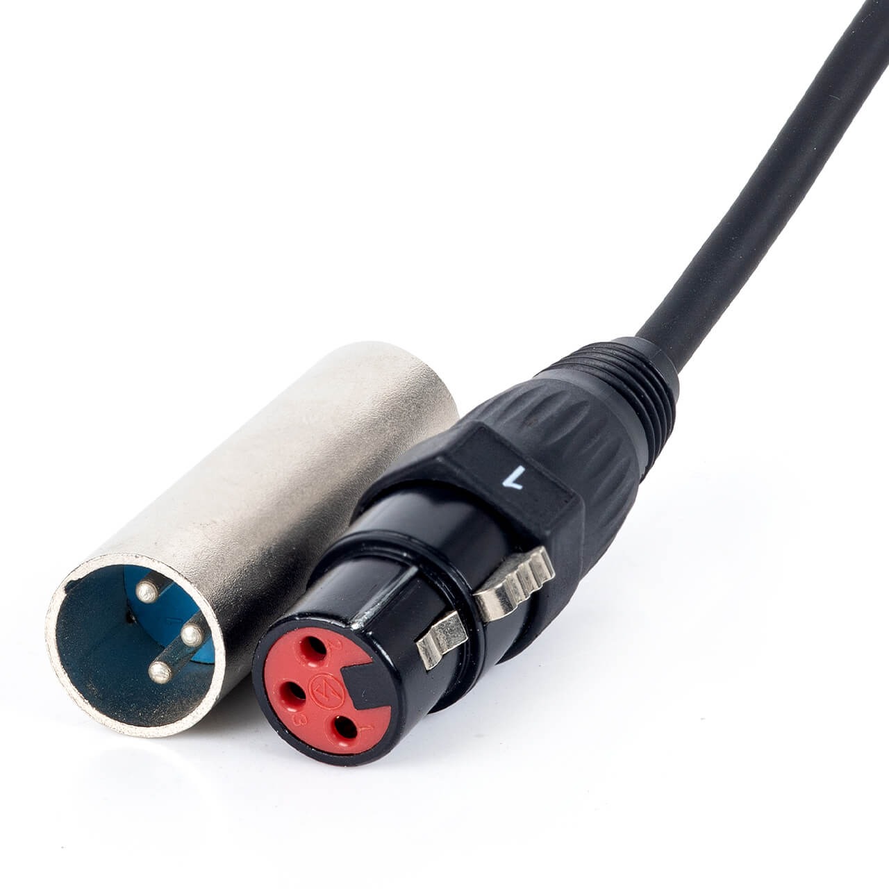 948243-Emenda- XLR-3-Pinos-Macho-Profissional-Balanceada-04.jpg