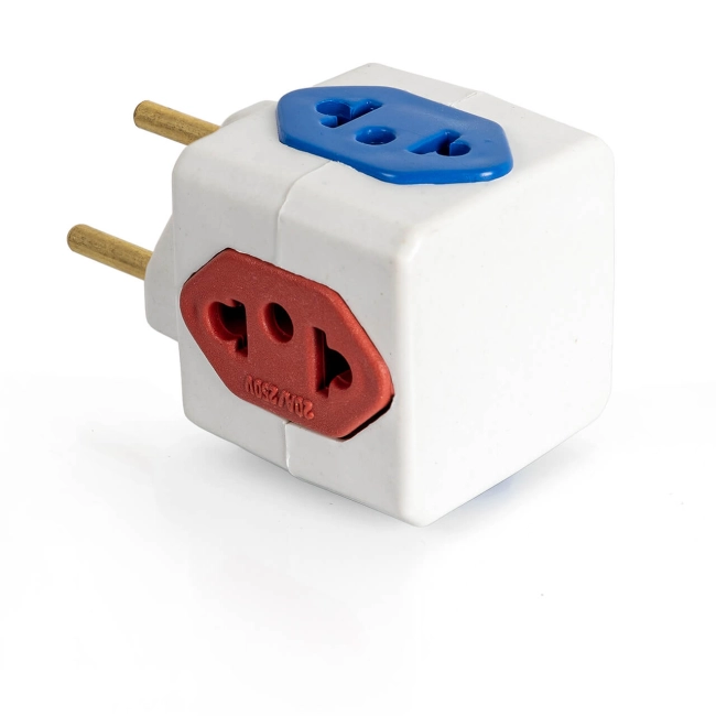 Adaptador Tomada Cubo 4 Entradas Benjamin-01.jpg